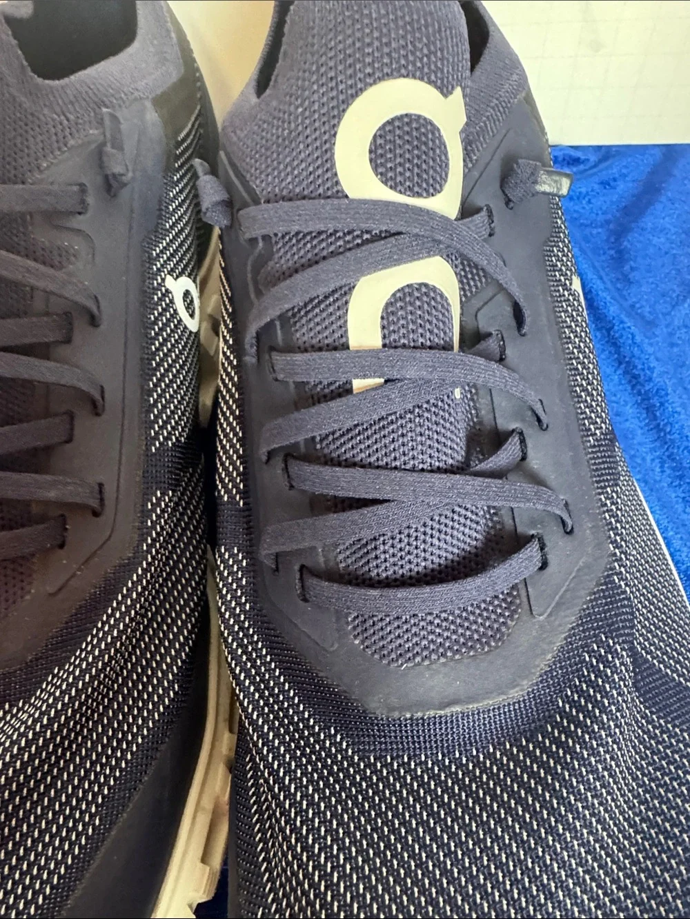 On Running Men's Cloud Versa 6 Navy and White